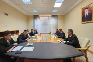 Türkmenistan Meclisi ile USAID, dijitalleşme ve deneyim alışverişini görüştü