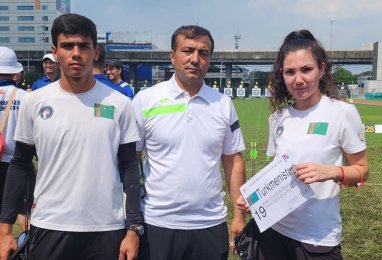 Туркменские стрелки из лука готовятся к международному турниру в России