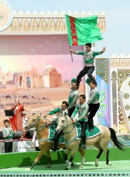 Türkmenistanda türkmen bedewiniň milli baýramy giňden bellenildi
