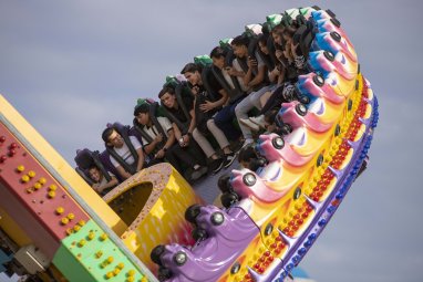 Ashgabat amusement park “World of Fairy Tales” breaks attendance records during school holidays