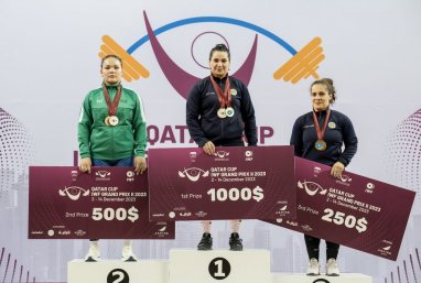 Anamjan Rustamova won a silver medal at the Weightlifting Grand Prix stage in Doha
