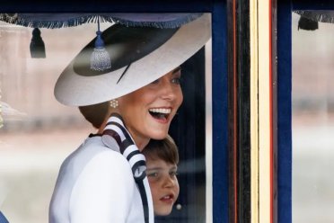 Galler Prensesi Kate Middleton, uzun bir aranın ardından tekrar halkın karşısına çıktı