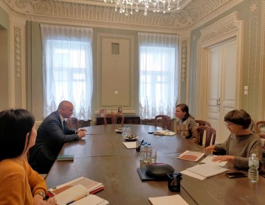 Посол Туркменистана провел встречу с генеральным директором Третьяковской галереи