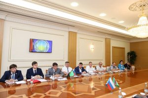 Обсуждены вопросы открытия дилерского центра ульяновских товаров в Туркменистане