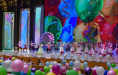 В Туркменистане состоялся гала-концерт финалистов детского песенного конкурса 