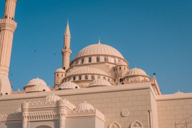 В ОАЭ построят первую плавучую мечеть с подводным молельным залом