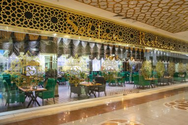 Soltan restaurant in Ashgabat offers a service - cakes to order