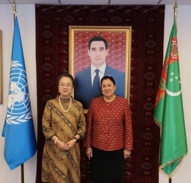Состоялись переговоры постпреда Туркменистана при ООН и исполнительного секретаря ЭСКАТО 