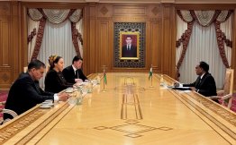 Pakistanyň Aşgabatdaky ilçisi Türkmenistanyň Mejlisinde kabul edildi