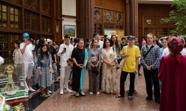 Участники Недели культуры тюркских государств знакомятся с достопримечательностями Ашхабада