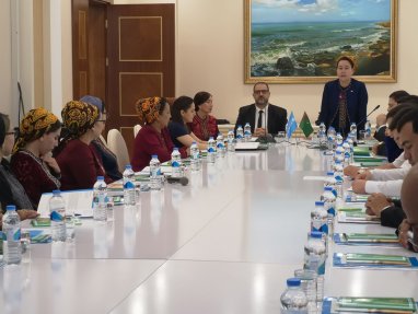 UNICEF and the Office of the Ombudsman in Turkmenistan held a seminar on legal awareness of children's rights