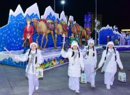 Fotoreportaž: Türkmenistanda Baş arçanyň yşyklary ýakyldy