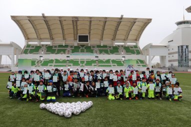 Фоторепортаж: Фестиваль детского футбола «AFC Grassroots Football Day 2019» в Ашхабаде