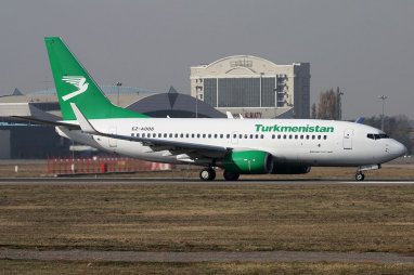 Стала известна стоимость билетов на самолет из Ашхабада в Алматы в Туркменистане