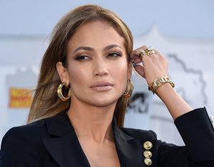 Jennifer Lopez'in yeni turnesinin bilet satışları beklenen rakamın çok altına kaldı