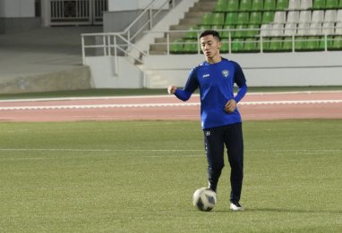 Лучшим футболистом Узбекистана в 2023 году назван Файзуллаев