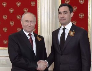 Serdar Berdimuhamedov Kremlin'de Vladimir Putin ile görüştü