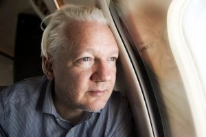 Wikileaks Kurucusu Julian Assange, ABD ile yaptığı anlaşma sonrasında 5 yıldır tutulduğu hapishaneden serbest bırakıldı