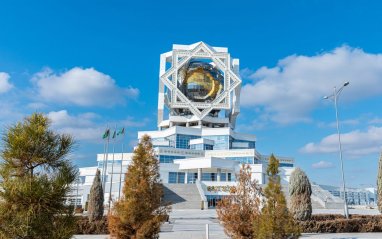 Банкетный зал Ak Ýol принимает заявки от молодоженов Туркменистана на весенние и летние месяцы  