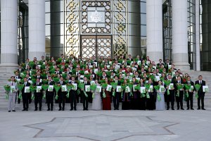 Türkmenistan'da, 107 genç bilim insanına hediyeler verildi