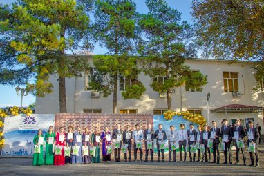 Ashgabat specialized boarding school named after Saparmurat Turkmenbashy celebrated its 30th anniversary