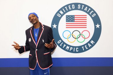 Snoop Dogg will take part in the Olympic torch relay in Paris