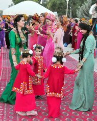 Фоторепортаж: Туркменистан широко отметил Курбан-Байрам