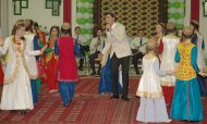Праздничный концерт туркменских эстрадных звезд
