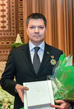Gurbanguly Berdimuhamedow Türkmenistanda doglan kosmonawt Oleg Kononenko gutlag iberdi