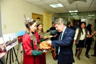 Фоторепортаж: В Доме Дружбы народов Татарстана открылась выставка туркменских мастеров