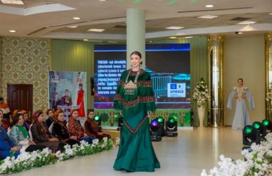 В Ашхабаде состоялся заключительный день показа мод под эгидой ЮНЕСКО