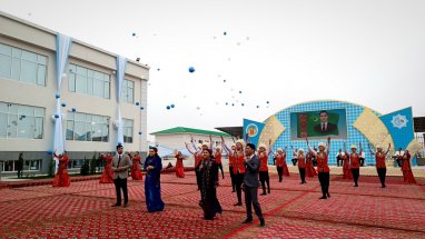 Türkmenistanda polat turbalary we profilleri öndürýän täze kärhana işe girizildi