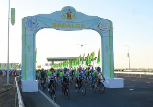 В Туркменистане стартовал веломарафон в рамках празднования Всемирного дня велосипеда