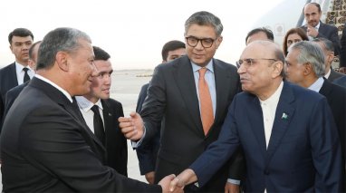 Pakistani leader arrives in Ashgabat for Magtymguly anniversary forum