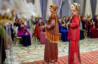 Fashion shows of Turkmen national clothing will be held in Ashgabat