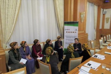 В Туркменистане состоялся семинар по гендерному равенству