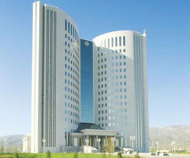 Turkmenportal resminamalar kabul edişligi heniz dowam etýän okuw jaýlarynyň sanawyny hödürleýär