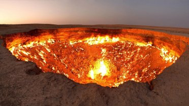 Russian expert names three possible ways to extinguish the fire in the Turkmen Darvaza crater, which has been burning for over 50 years