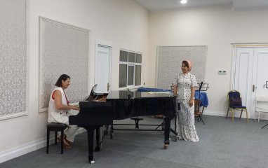 Italian opera singer gave master classes in Ashgabat