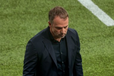 Сборная Германии по футболу уволила главного тренера после поражения от Японии