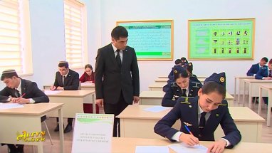 Подведены итоги олимпиад по физике и математике среди школьников Туркменистана