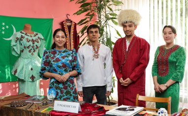 67 студентов из Туркменистана получают образование в Гродненском государственном медуниверситете