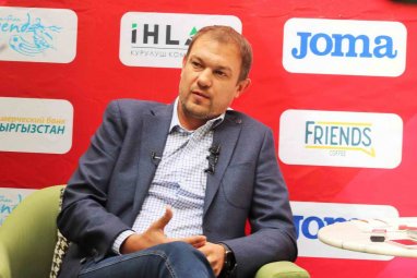 Бывший тренер сборной Кыргызстана по футболу возглавил узбекский «Бунедкор»