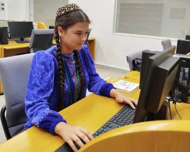 Turkmen student wins grant and visits Japan