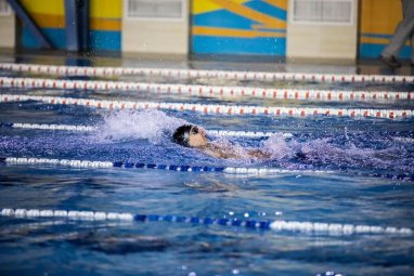 Merdan Atayev wins gold in the 200m backstroke at the Uzbekistan Open Swimming Championships