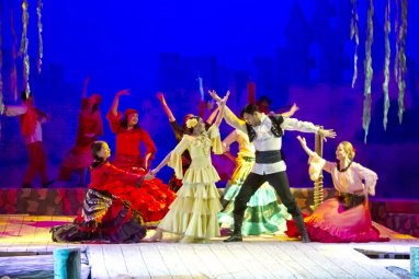 Неаполитанские страсти разгорелись на сцене ашхабадского театра