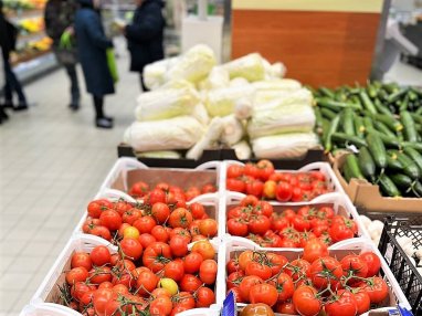 Minskdäki «Gippo» supermarketleriniň tekjelerinde Türkmenistanda öndürilen pomidorlar peýda boldy