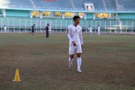 Fotoreportaž: Futbol boýunça KHDR-nyň milli ýygyndysynyň Türkmenistan bilen boljak duşuşykdan öňki türgenleşigi 