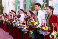 Türkmenistanyň orta mekdeplerinde 