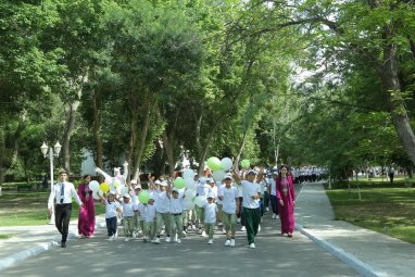 Сезон летнего отдыха начался в детских оздоровительных центрах Туркменистана 